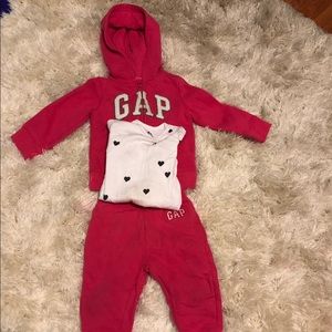 Gap sweatsuit outfit